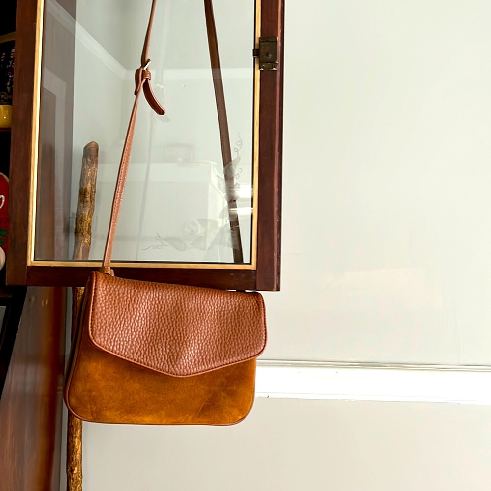 Moda luxe crossbody purse. Carmel color. Perfect condition